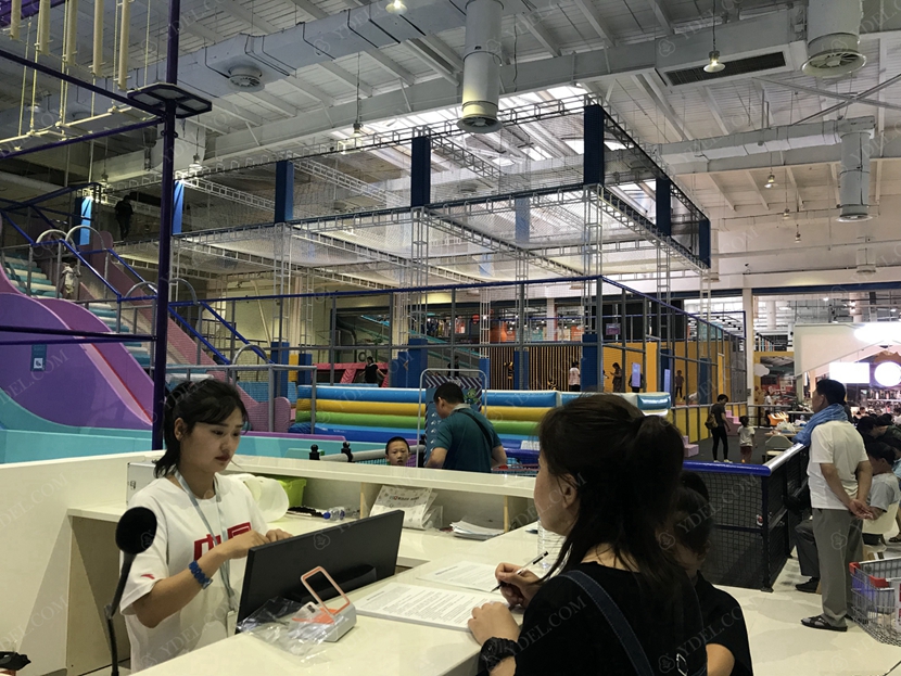 室内运动公园收银区展示