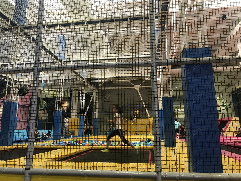 儿童蹦床区展示